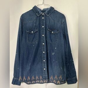 BDG Blue Distressed Denim Button Down Shirt Size Large Coastal Cowgirl Rodeo